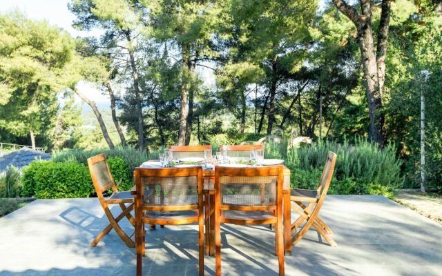 Villa Azzuro by JJ Hospitality
