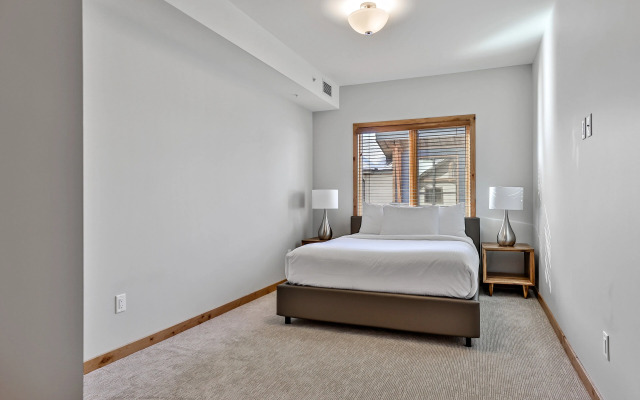 Rundle Cliffs Lodge by Spring Creek Vacation