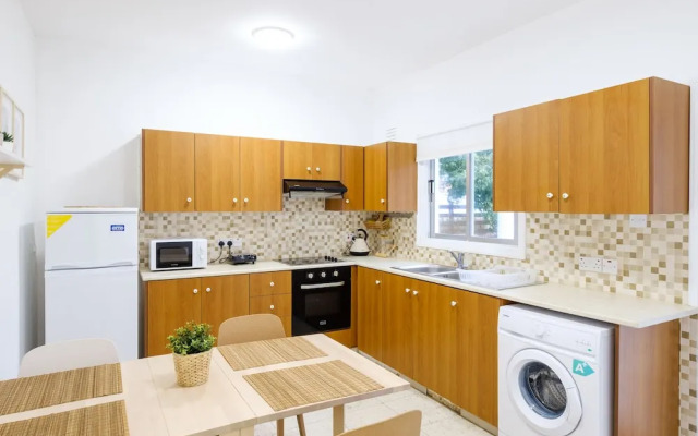 Townhouse In Ideal Location