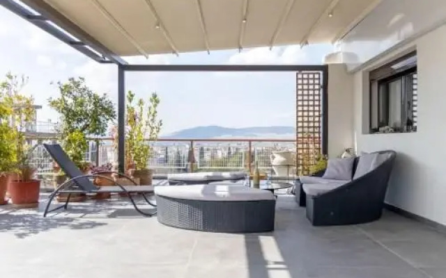 Top floor ap Huge balcony with astonishing view
