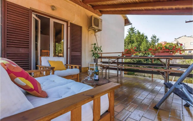 Two-Bedroom Apartment in Pula