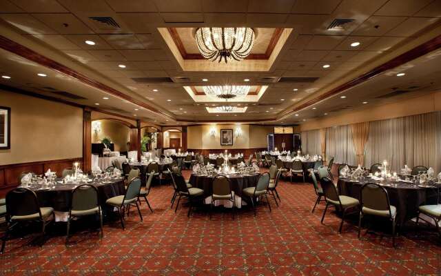 Embassy Suites by Hilton Greensboro Airport