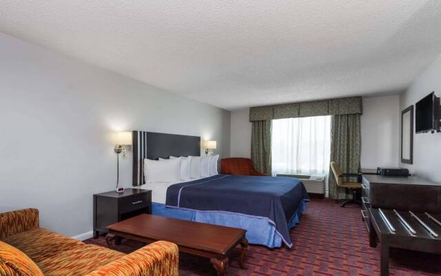 Super 8 by Wyndham Orlando Near Florida Mall