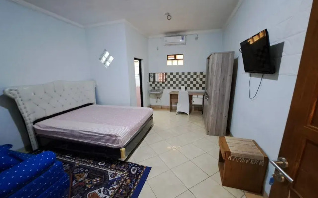 OYO 94417 Putridapisa Guest House