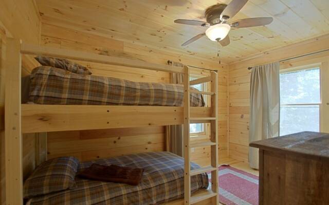 Taj's 3 Bedroom Cabin - 3 Br Cabin