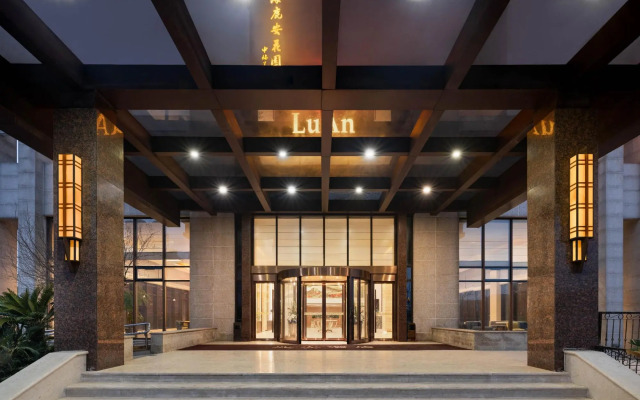 Savile K-Knight Luan Hotel