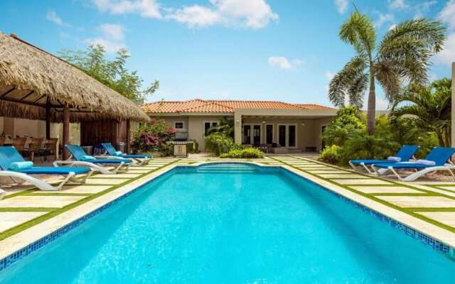 Outstanding Oasis 7BR 7BA Villa With Private Pool