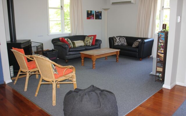 16 Torquay Tce