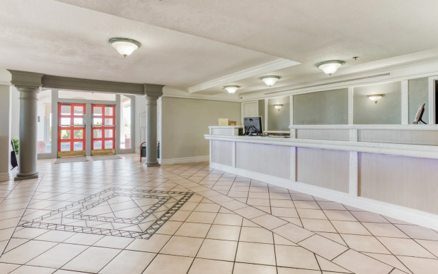 Hemp Hotel a Travelodge by Wyndham Oklahoma City South
