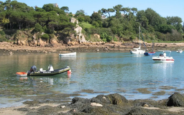 Comfortable Holiday Home With Garden, Near Beach