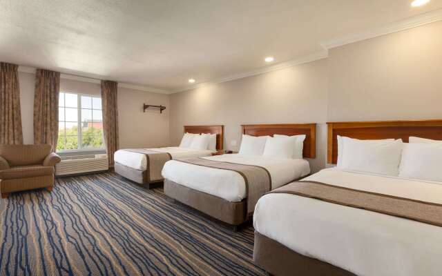 Days Inn by Wyndham Eureka CA