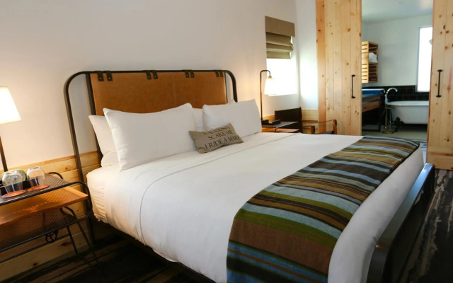 Cavalry Court, by Valencia Hotel Collection