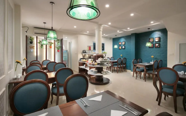 Holiday Gold Hotel