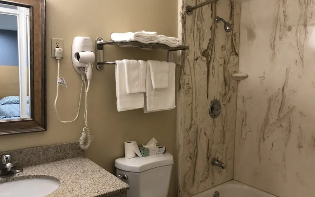 Chisholms Motor Inn