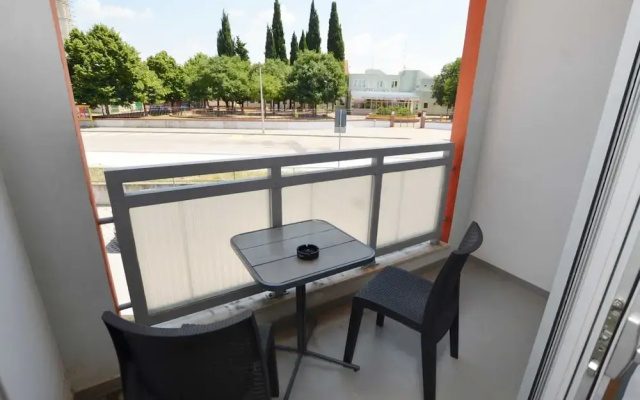 Quiet and Compact Apartment With Balcony