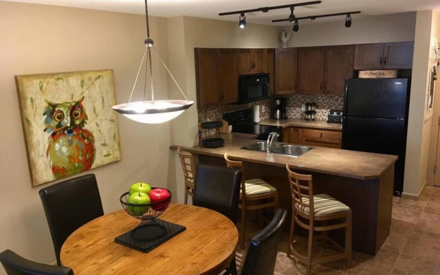 Tranquil Apartment Overlooking Creek #244