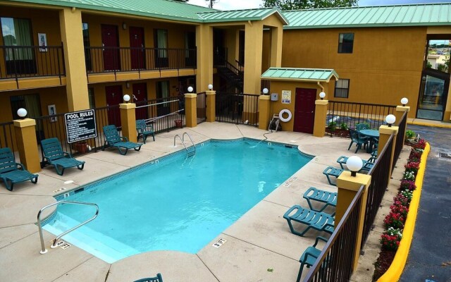Executive Inn Opp