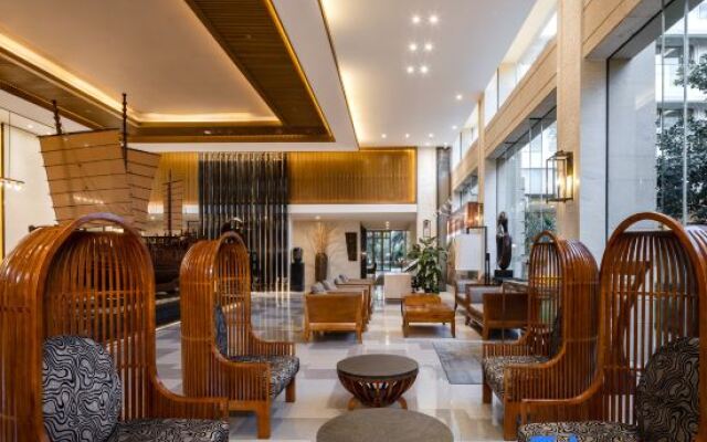 Zhenru Hotel