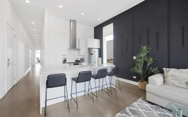 4-bedroom Penthouse w 2 Large Balconies Rooftop