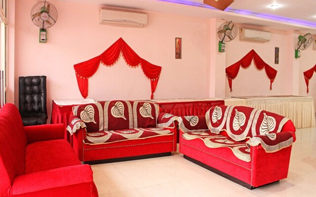 OYO 4471 Hotel Rajmahal