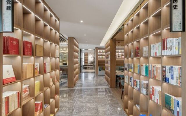 Delphi Sky Hotel (Nanning Haijixing market  )