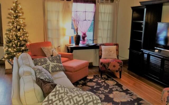 Modern❤️Smart Craftsman HDTV Keurig AC❤of Downtown