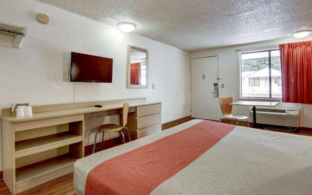 Motel 6 Union City, GA - Atlanta Airport