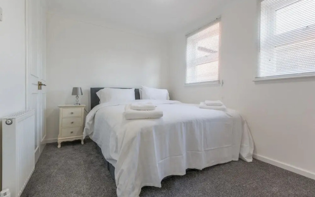 3 Bed Shakespeare Road Townhouse