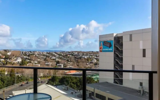 Central One Bedroom Auckland Apartment!