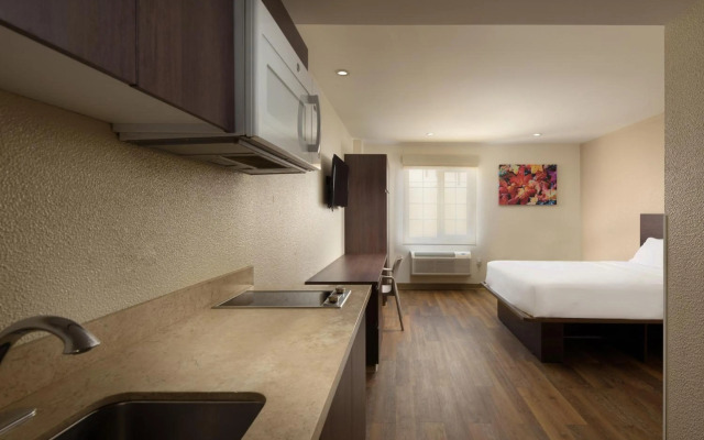 Extended Suites Queretaro Juriquilla