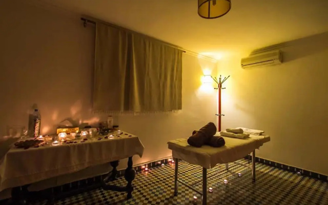 Room in B&B - Riad Authentic Palace & Spa - Kenza