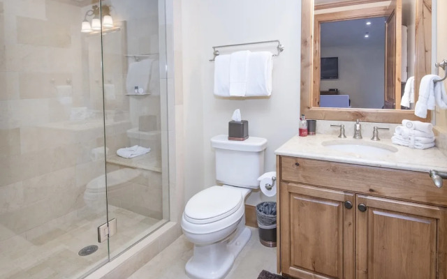 Vail Mountain View #402 4 Bedroom Condo