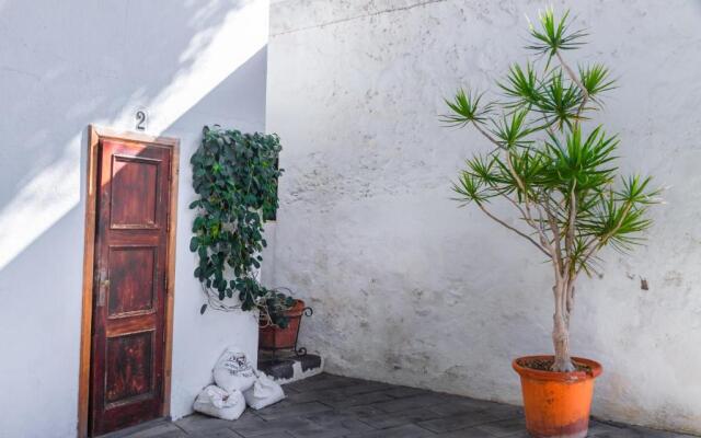 Rooms & Suites Balcony 3D