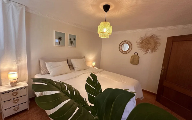 Palm Leaf Mogan