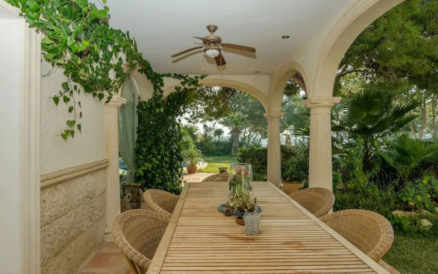 Sun-kissed Villa in Albir With Swimming Pool