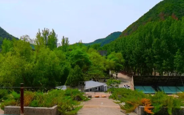 Wanshenggu ART Homestay, Beijing