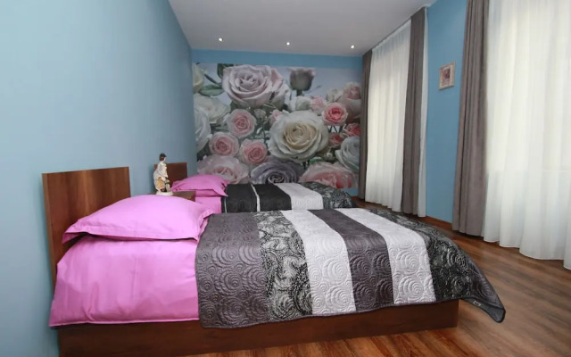 Rose Apartment in Tbilisi