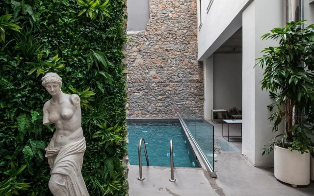 Art Suites Korai