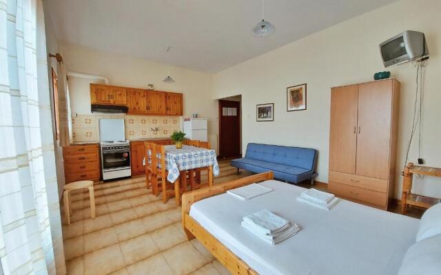 Seaview- 2 Space - selfcatering Apartment - Helen No 3