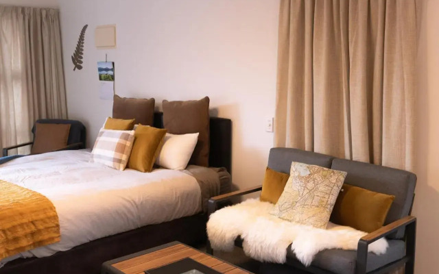 Wanaka Lake Studio (New) (Adults Only)