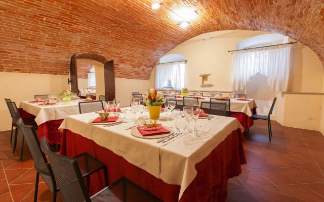 Casa Regina Montis Regalis