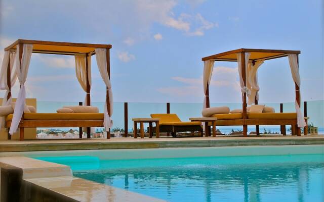 Las Brisas Condominios