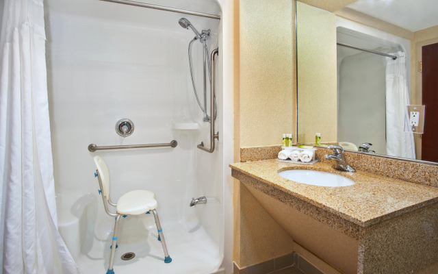 GLō Best Western Mississauga Corporate Centre