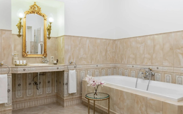 Schloss Lieser, Autograph Collection