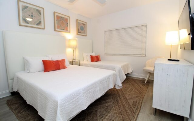 Shipwatch Riverside E204