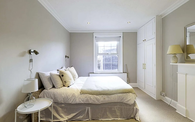 Contemporary and Spacious Kensington Home