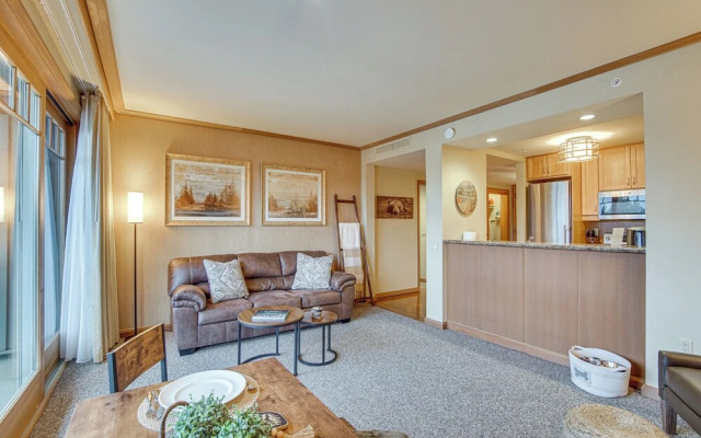 Pet-friendly Cle Elum Condo - Hike, Ski & Relax!