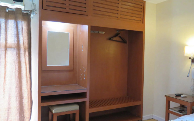 La Gloria Residence Inn