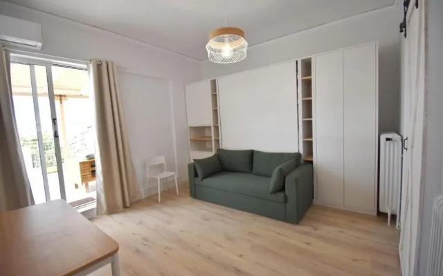Penthouse Nea Smirni