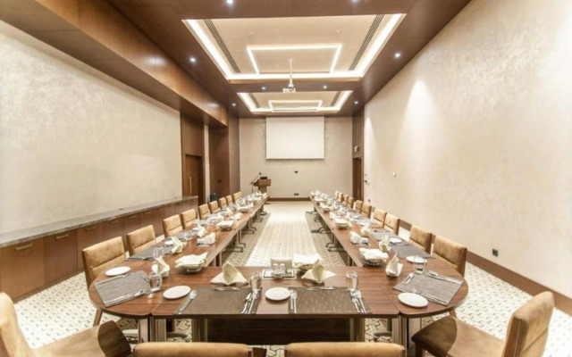 Grand Hotel And Convention Centre Karaman